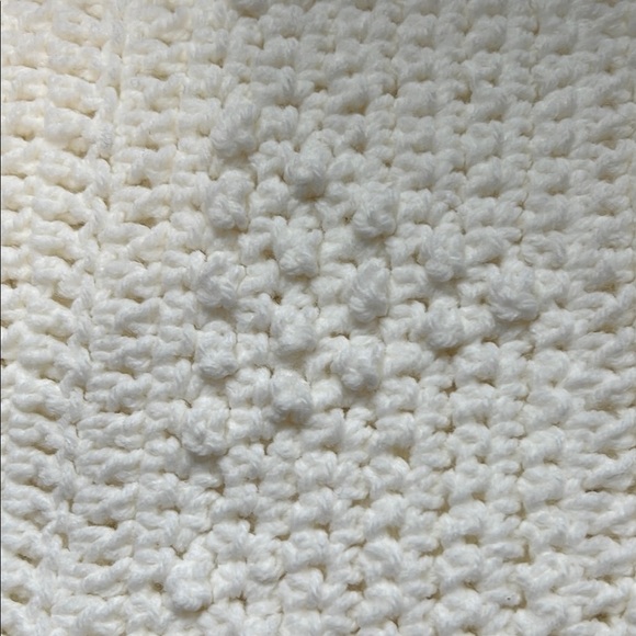 Cozy White Knit Blanket - Picture 9 of 10